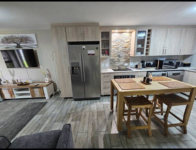 2 BEDROOM APARTMENT FOR SALE IN HARTENBOS CENTRAL